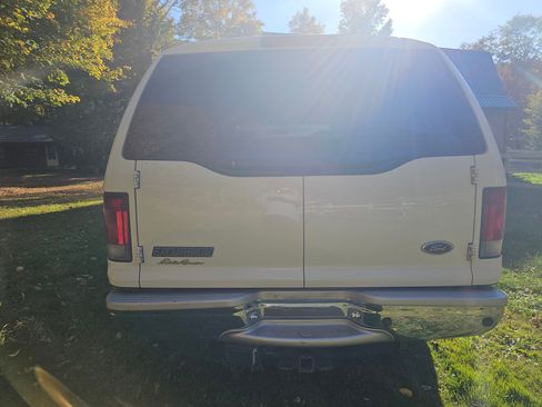 Used 2003 Ford Excursion Eddie Bauer image 6