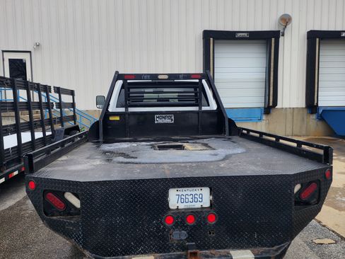 Used 2017 RAM 3500 Tradesman w/ Chrome Appearance Group image 14