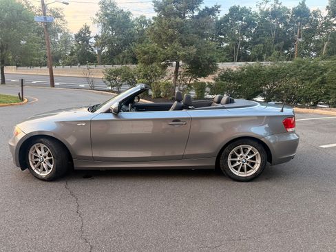 Used 2010 BMW 128i Convertible RWD image 5