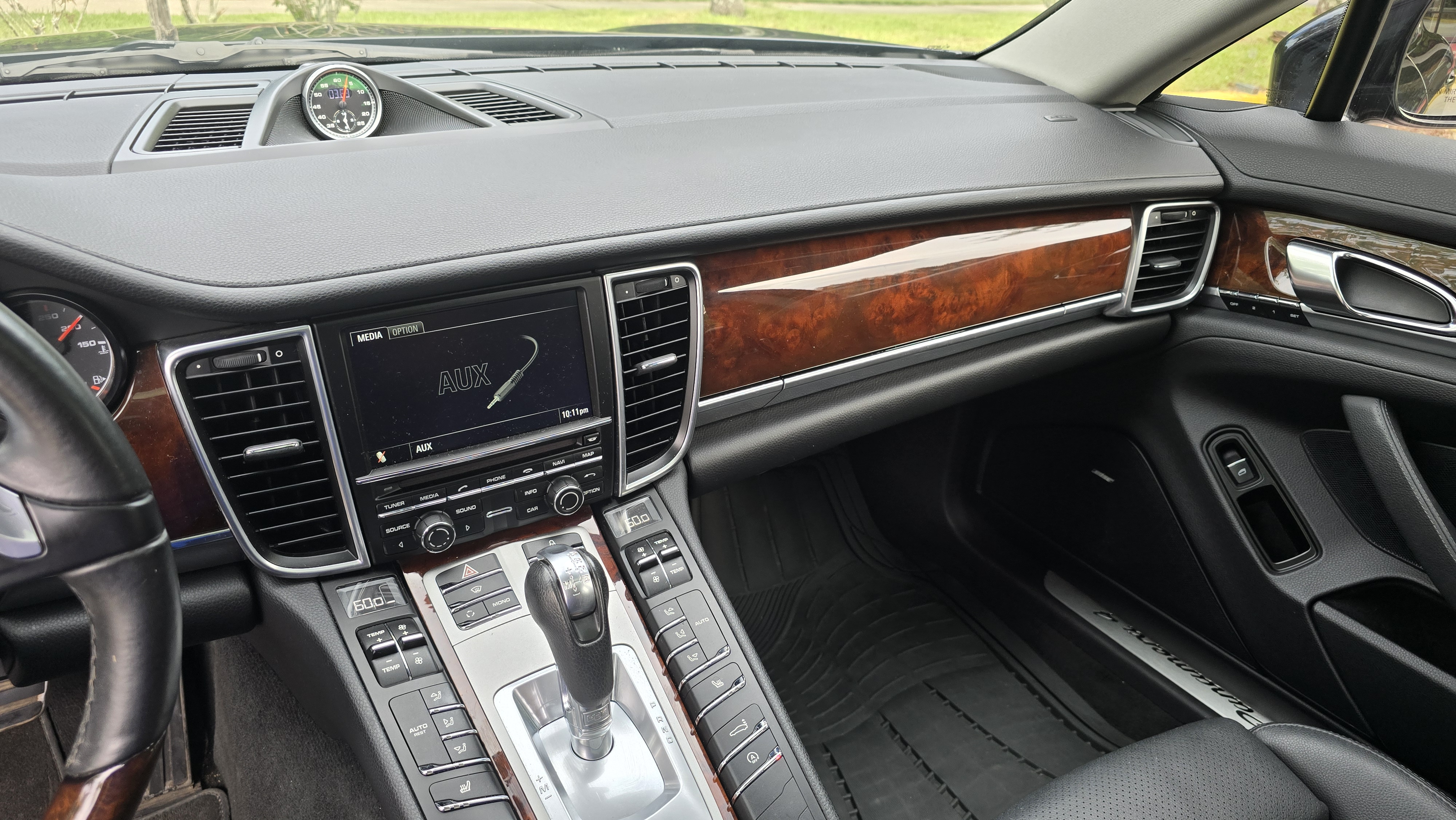 Used 2012 Porsche Panamera 4 image 11