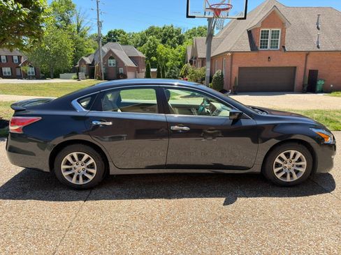 Used 2015 Nissan Altima 2.5 S w/ Power Driver Seat Package FWD image 2