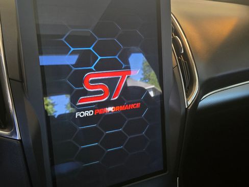 Used 2021 Ford Edge ST w/ Equipment Group 401A AWD/4WD image 17