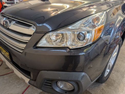 Used 2013 Subaru Outback 3.6R Limited w/ Moonroof Pkg image 2