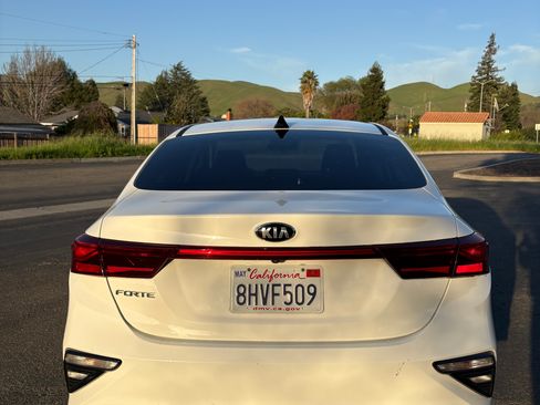 Used 2019 Kia Forte LXS image 11