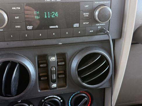 Used 2007 Jeep Wrangler Unlimited Sahara RWD image 10