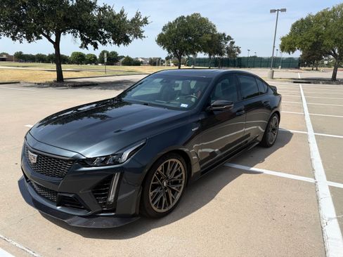 Used 2022 Cadillac CT5 V Blackwing w/ Carbon Fiber Package 2 RWD image 2