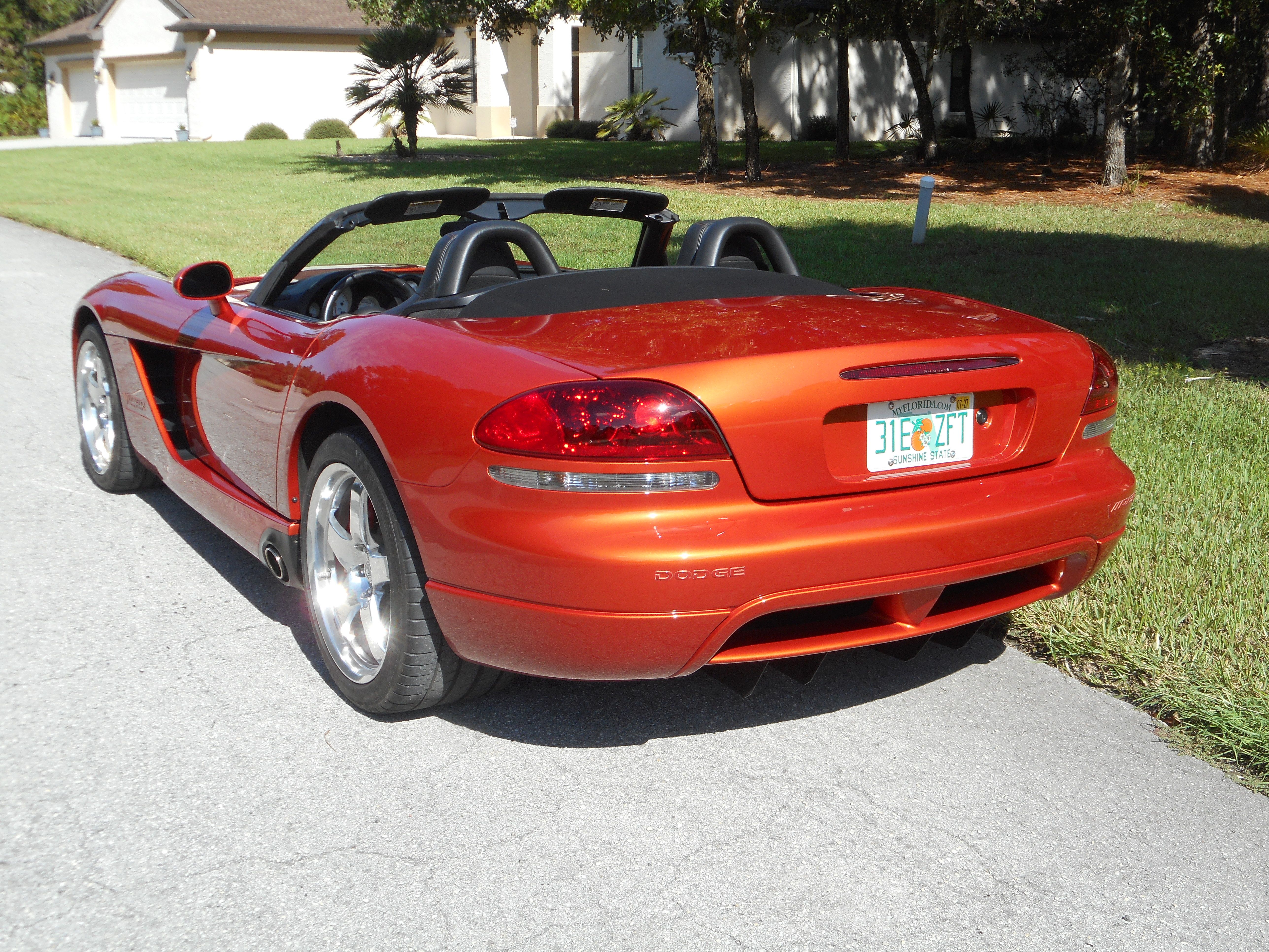 Used 2005 Dodge Viper SRT-10 w/ Copperhead Edition Group RWD image 9