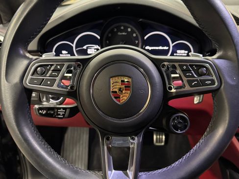 Used 2023 Porsche Cayenne Turbo image 17