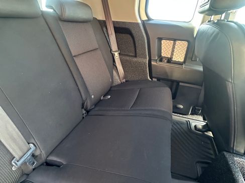 Used 2008 Toyota FJ Cruiser 4WD image 30