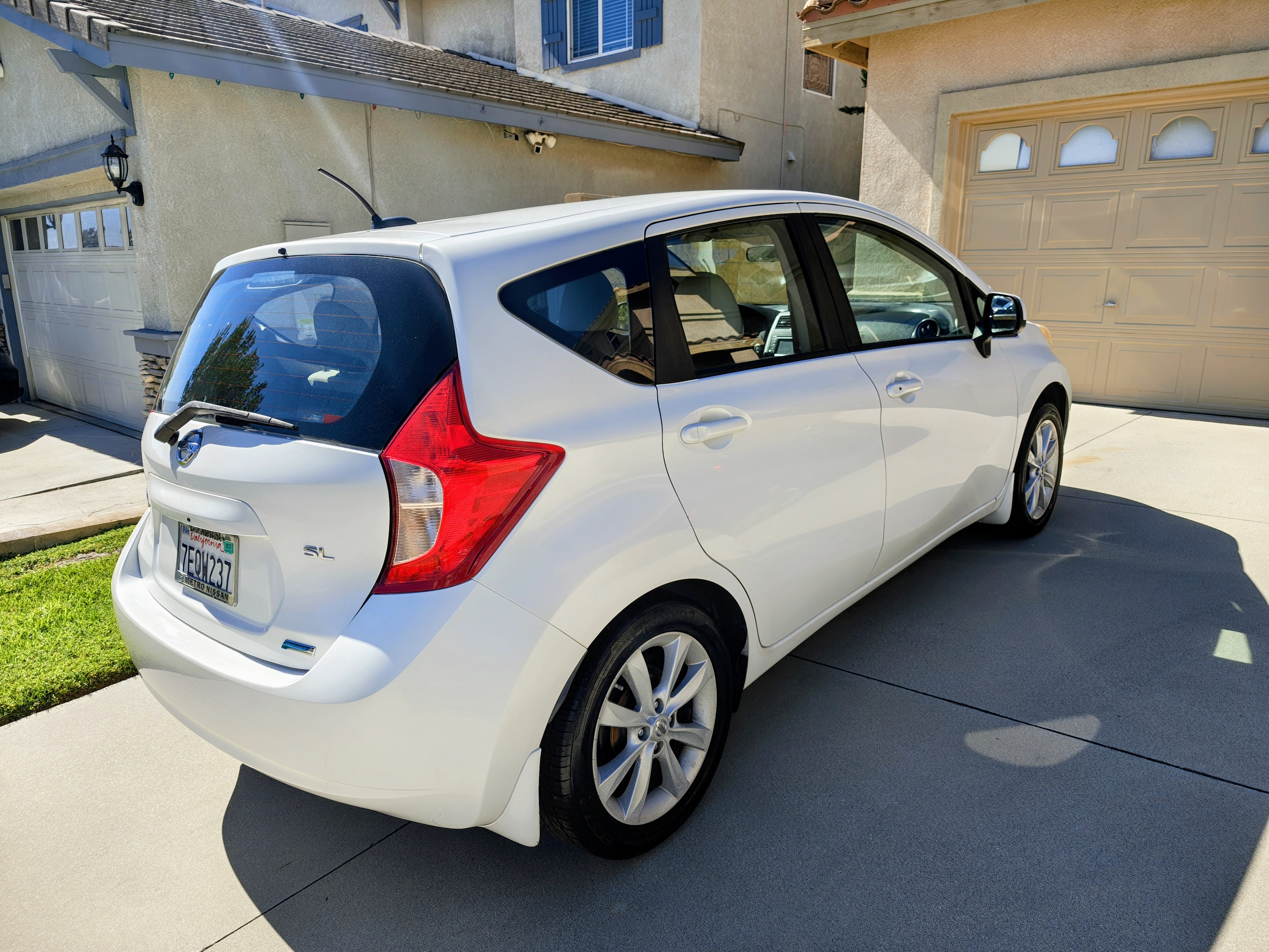 Used 2014 Nissan Versa Note SV w/ SL Package FWD image 8