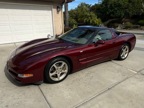 Used 2003 Chevrolet Corvette Coupe w/ Preferred Equipment Group image 4
