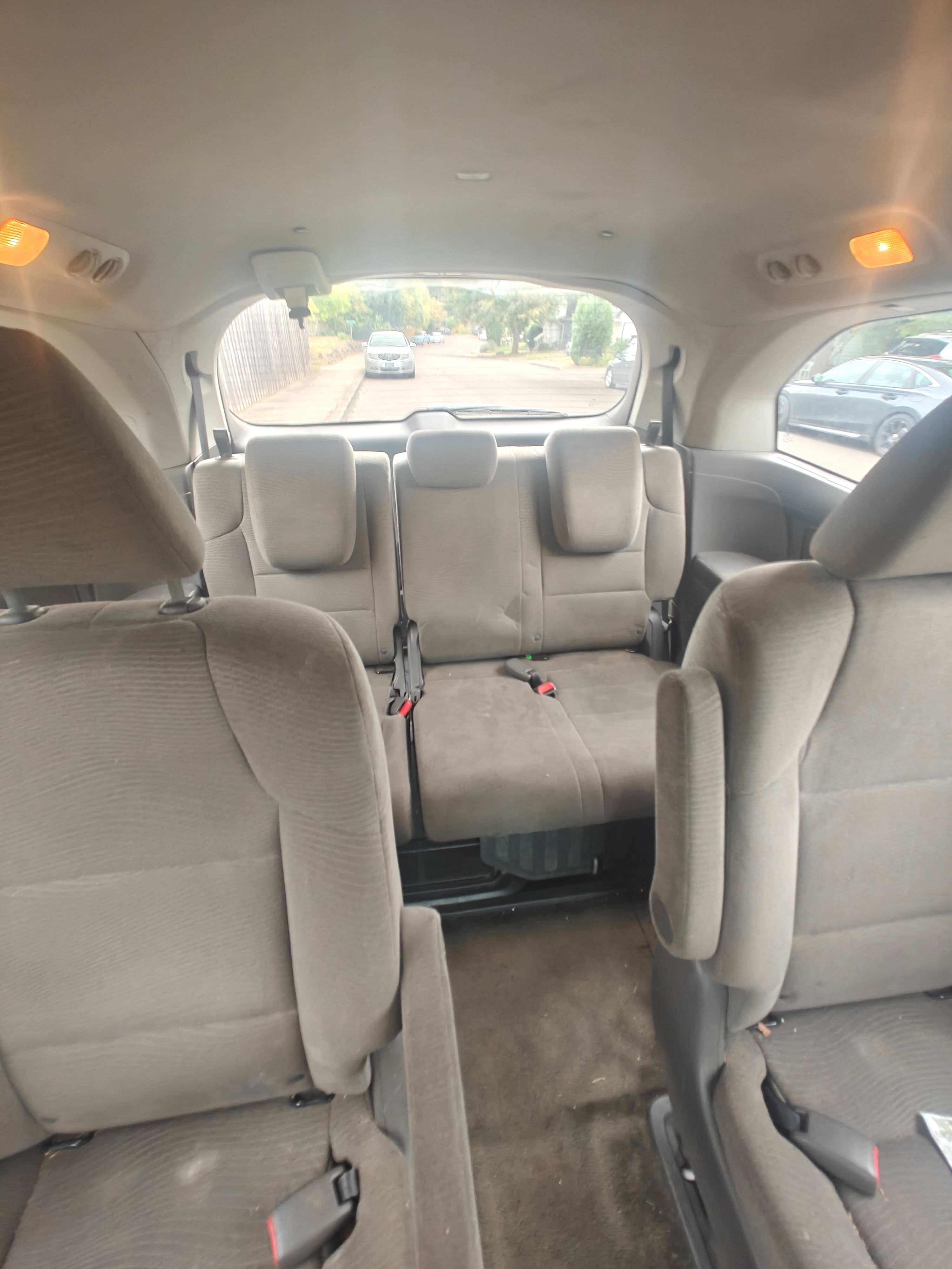 Used 2012 Honda Odyssey LX image 9