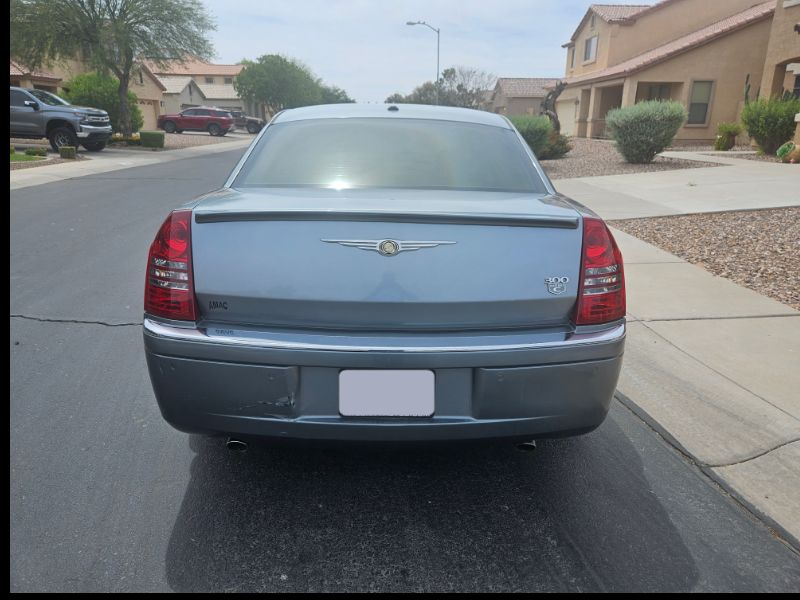 Used 2006 Chrysler 300 C w/ Navigation & Sound Group II RWD image 10