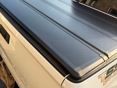 Used 2017 Toyota Tundra SR5 w/ SR5 Upgrade Package image 6