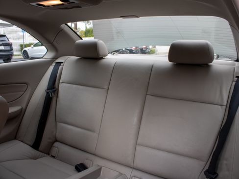 Used 2011 BMW 128i Coupe image 6