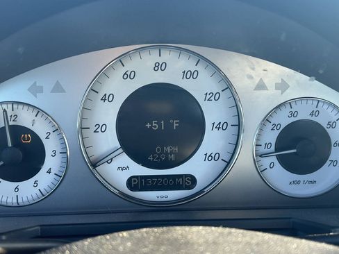 Used 2009 Mercedes-Benz E 350 Sedan image 14