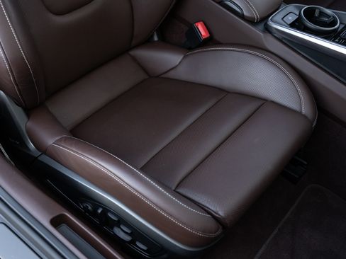 Used 2022 Porsche 911 Turbo S image 23