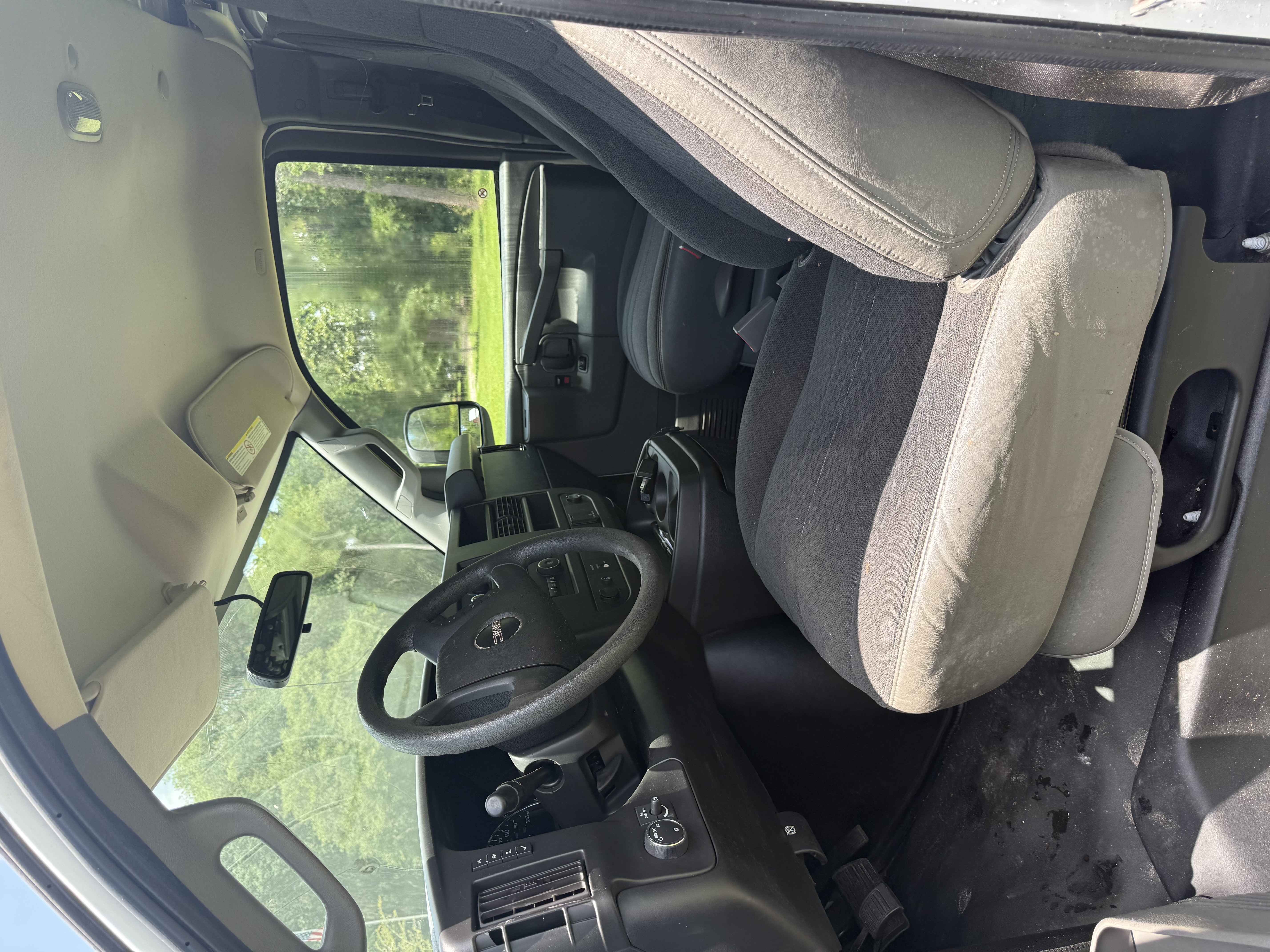 Used 2019 GMC Savana 2500 w/ Driver Convenience Package RWD image 6