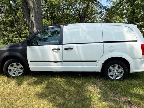 Used 2012 RAM C/V FWD image 5