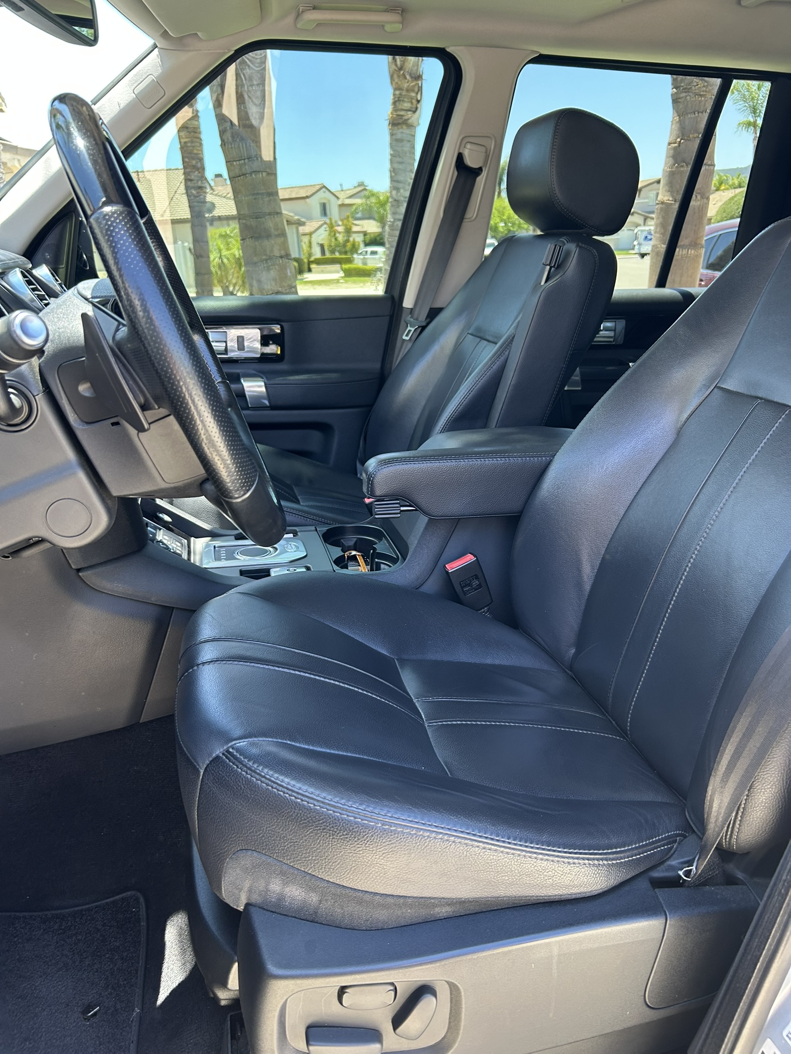 Used 2015 Land Rover LR4 HSE AWD/4WD image 10