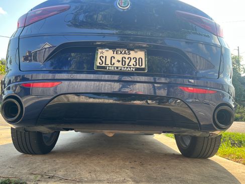 Used 2020 Alfa Romeo Stelvio Sport w/ Quick Order Package 22K Sport image 4