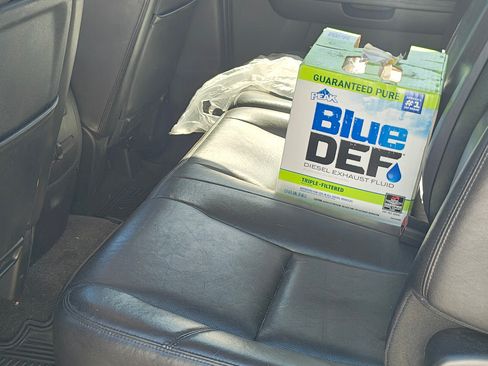 Used 2011 GMC Sierra 2500 Denali w/ Suspension Package, Off-Road AWD/4WD image 12