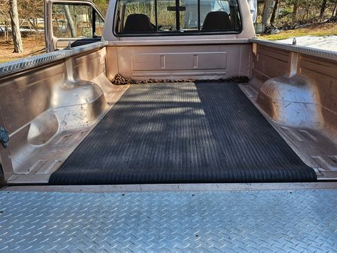 Used 1997 Ford F250 4x4 Regular Cab Heavy Duty image 2