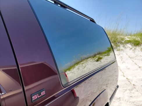 Used 1994 GMC Suburban 2500 image 14