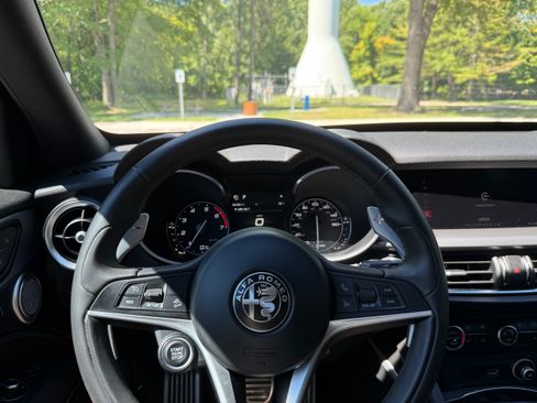 Used 2018 Alfa Romeo Stelvio Ti Sport AWD/4WD image 30