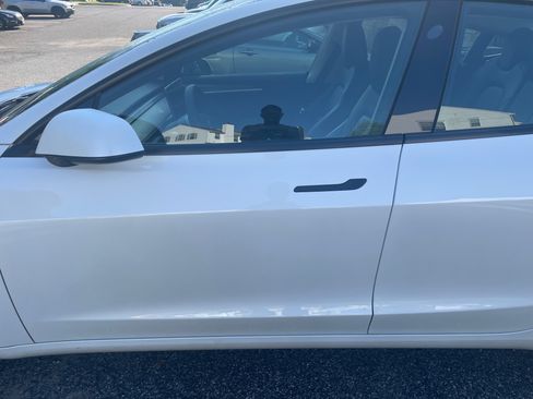 Used 2023 Tesla Model 3 Standard Range image 11