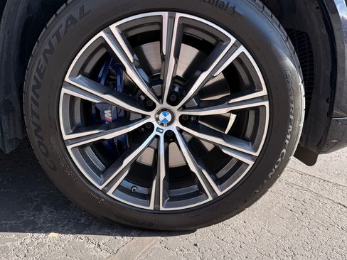 Used 2020 BMW X5 M50i image 11