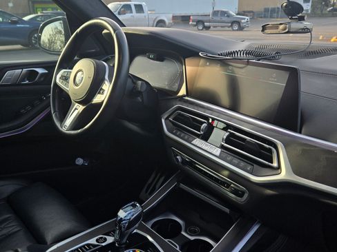 Used 2022 BMW X7 M50i w/ Dynamic Handling Package image 5