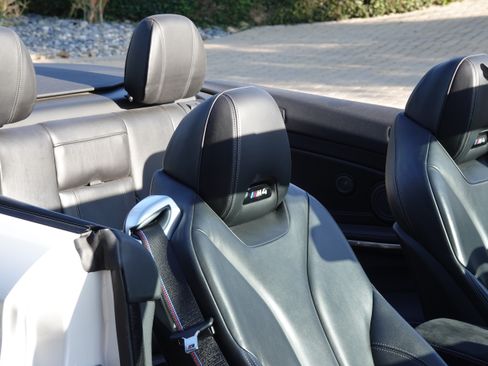 Used 2019 BMW M4 Convertible w/ Competition Package image 20