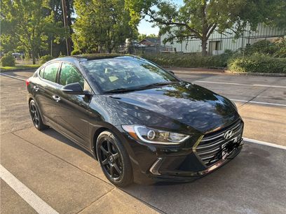 Used 2017 Hyundai Elantra Limited w/ Limited Tech Package 04