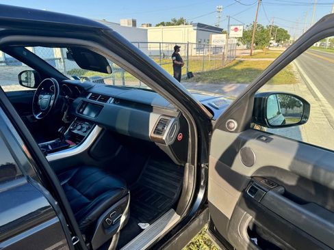 Used 2014 Land Rover Range Rover Sport HSE image 8