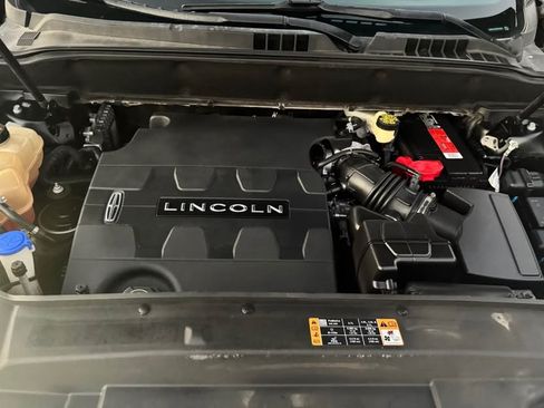 Used 2014 Lincoln MKX AWD w/ Equipment Group 101A image 30