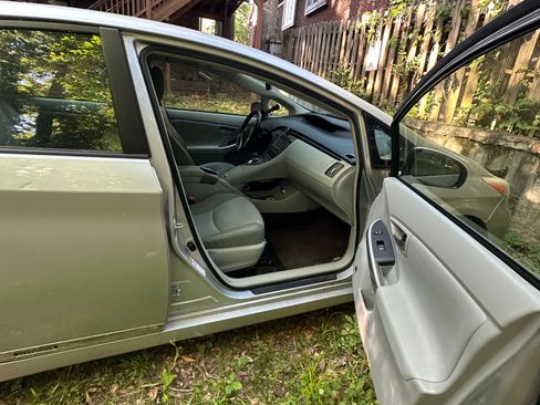Used 2013 Toyota Prius Four FWD image 5
