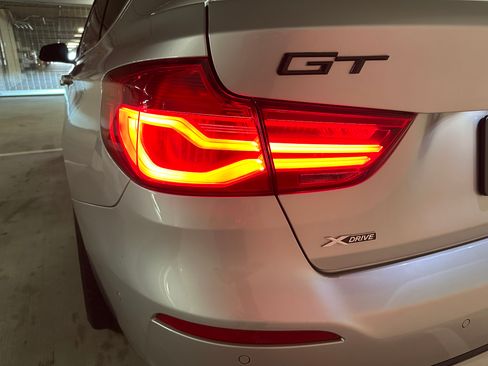 Used 2018 BMW 330i Gran Turismo xDrive image 28