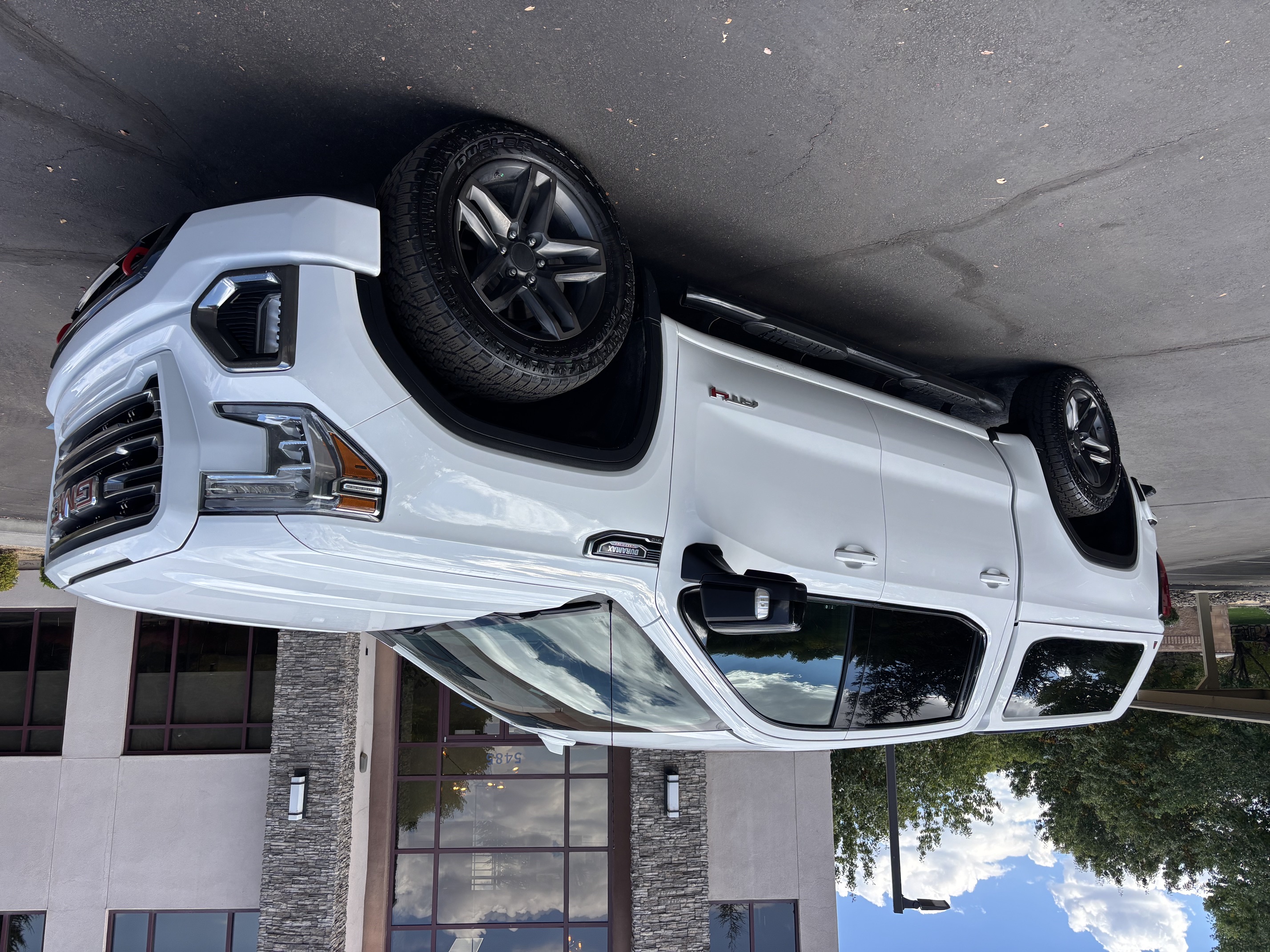 Used 2021 GMC Sierra 1500 AT4 AWD/4WD image 1