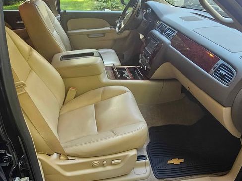 Used 2014 Chevrolet Tahoe LTZ image 10