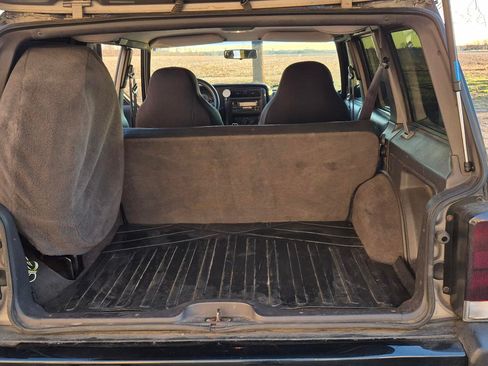 Used 2000 Jeep Cherokee Sport image 12