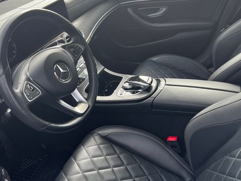 Used 2018 Mercedes-Benz E 400 4MATIC Sedan image 10