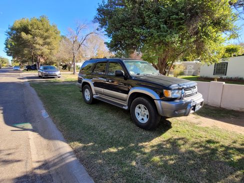 Used 2001 Toyota 4Runner Limited image 5