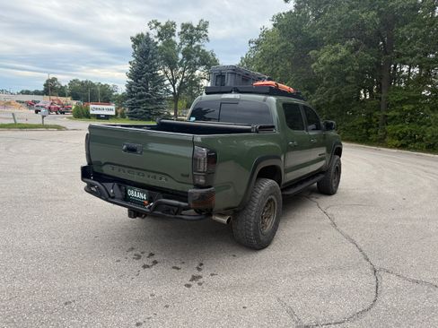 Used 2022 Toyota Tacoma TRD Off-Road AWD/4WD image 5