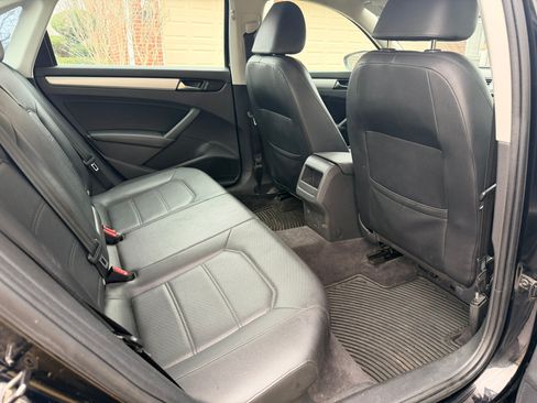 Used 2012 Volkswagen Passat 2.5 SE image 9