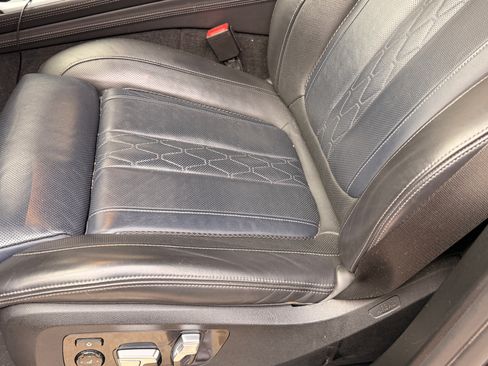 Used 2021 BMW X7 M50i image 11