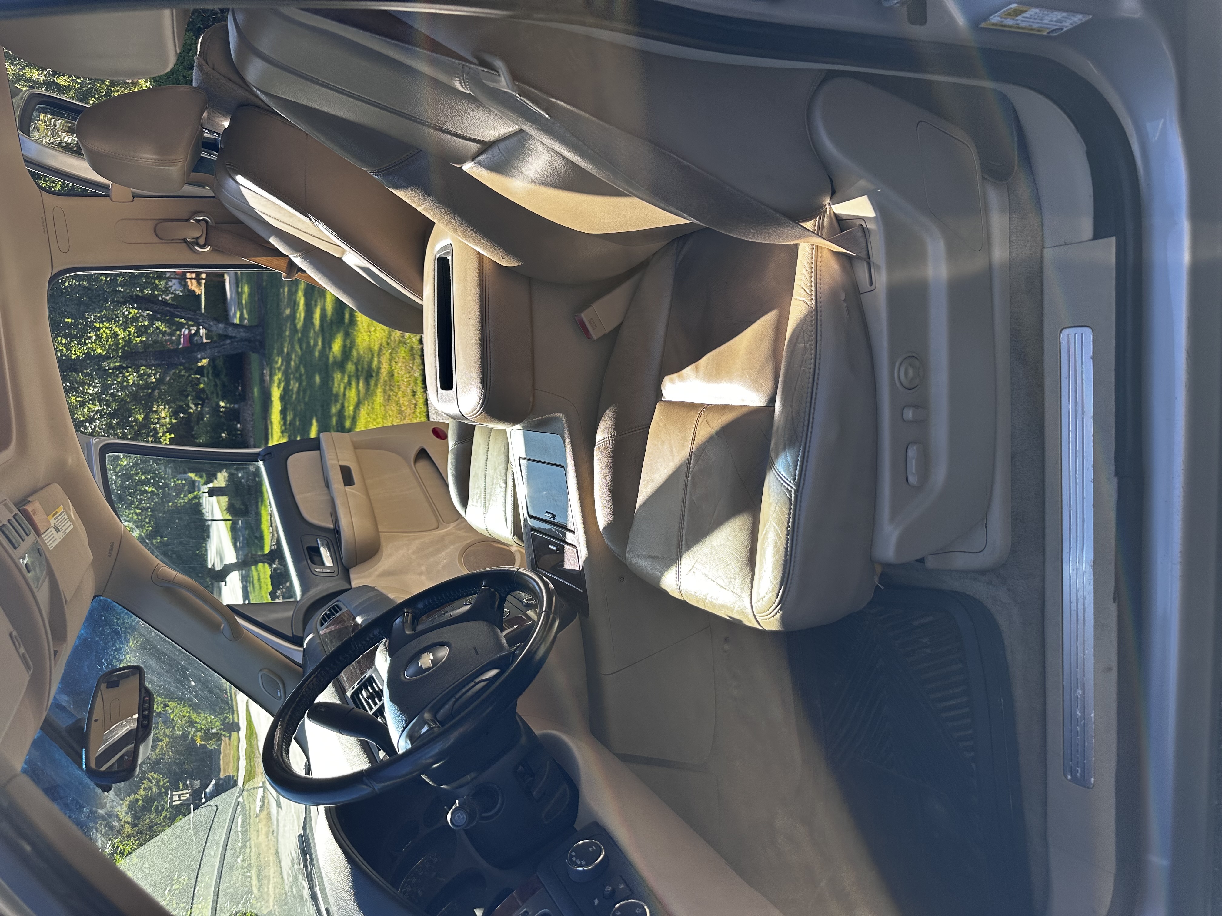 Used 2007 Chevrolet Suburban LTZ w/ LTZ Preferred Equipment Group AWD/4WD image 6
