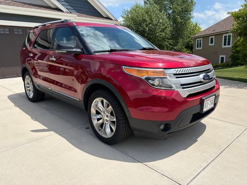 Used 2013 Ford Explorer XLT AWD/4WD image 8