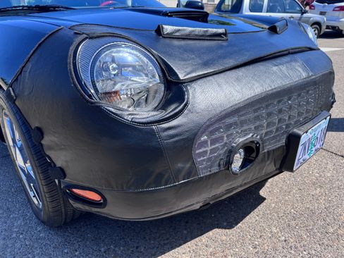Used 2002 Ford Thunderbird RWD image 9