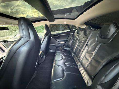 Used 2013 Tesla Model S image 30